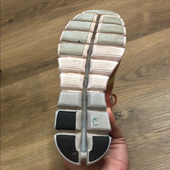 On Running Green and Red Athletic Shoes size 6 - Picture 11 of 14